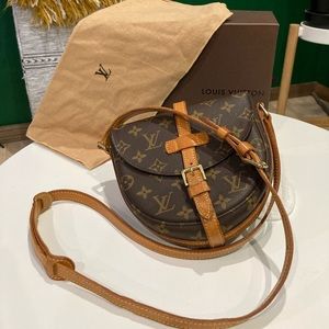 *SOLD* Louis Vuitton Chantilly PM